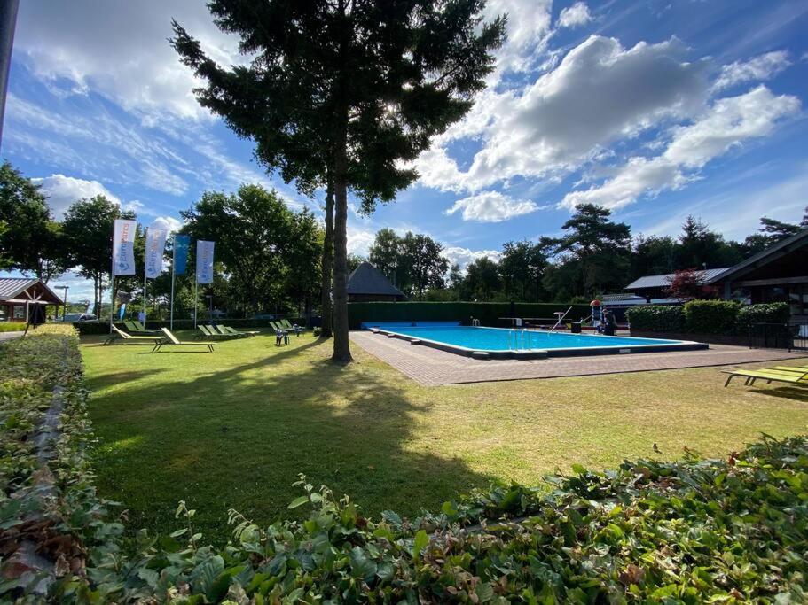Knus Huisje Op Kindvriendelijk Park Met Zwembad Otterlo Exteriör bild