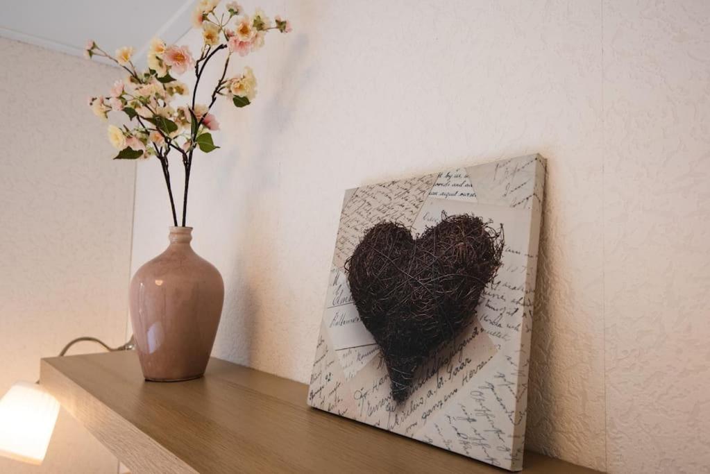 Knus Huisje Op Kindvriendelijk Park Met Zwembad Otterlo Exteriör bild